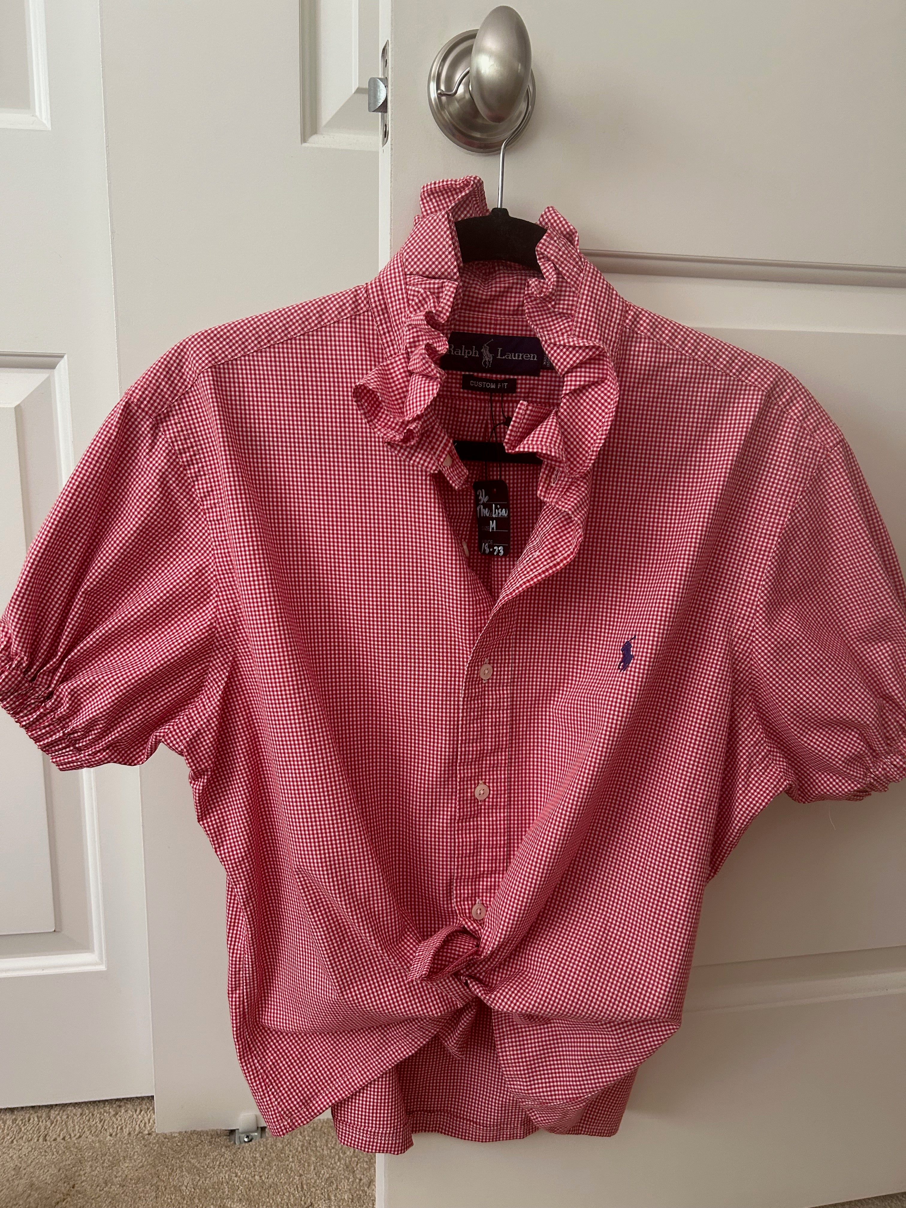 Red Gingham Ruffled Collar Short Sleeve Shirt — Medium